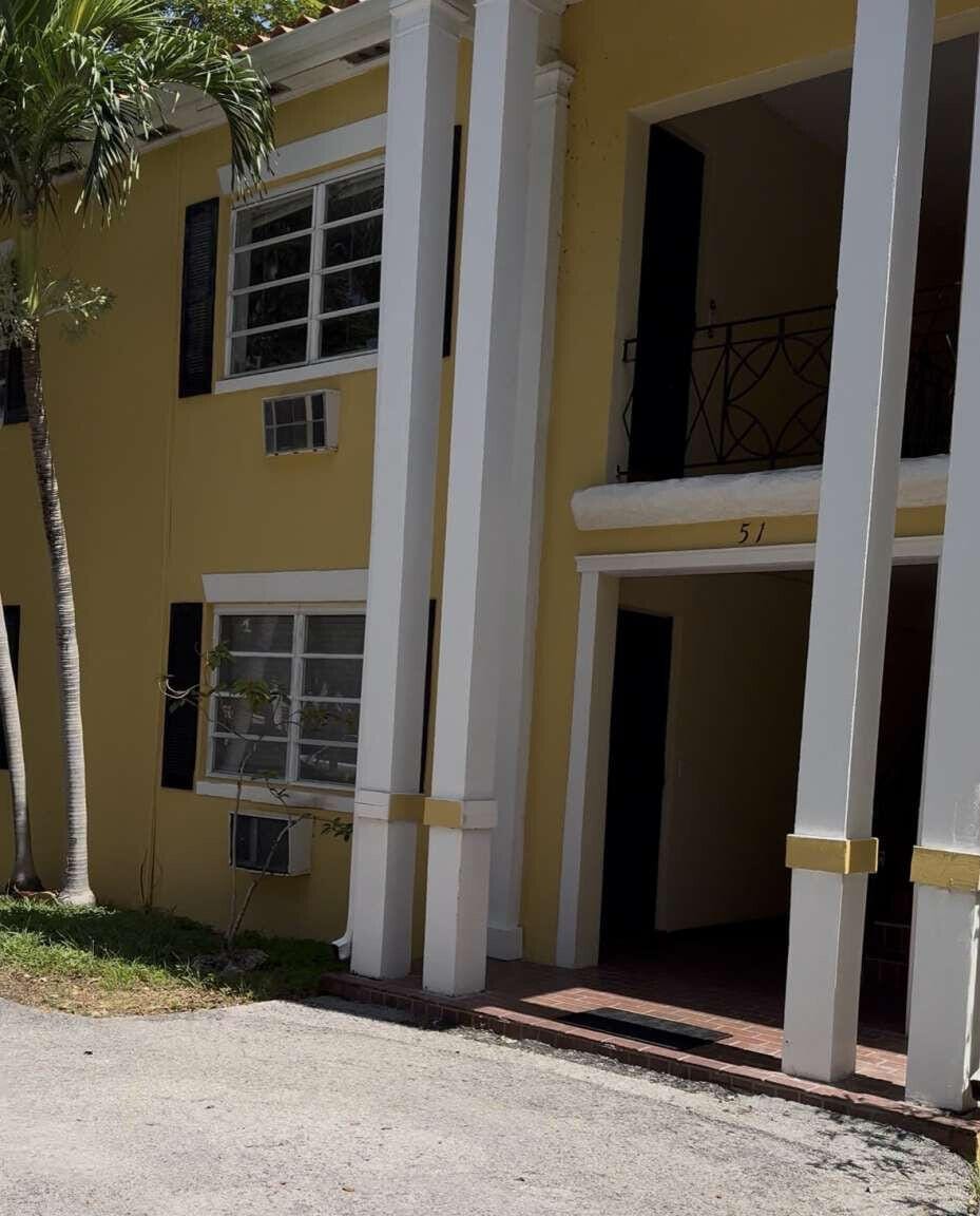 51 Edgewater Drive 4, Coral Gables, FL 33133