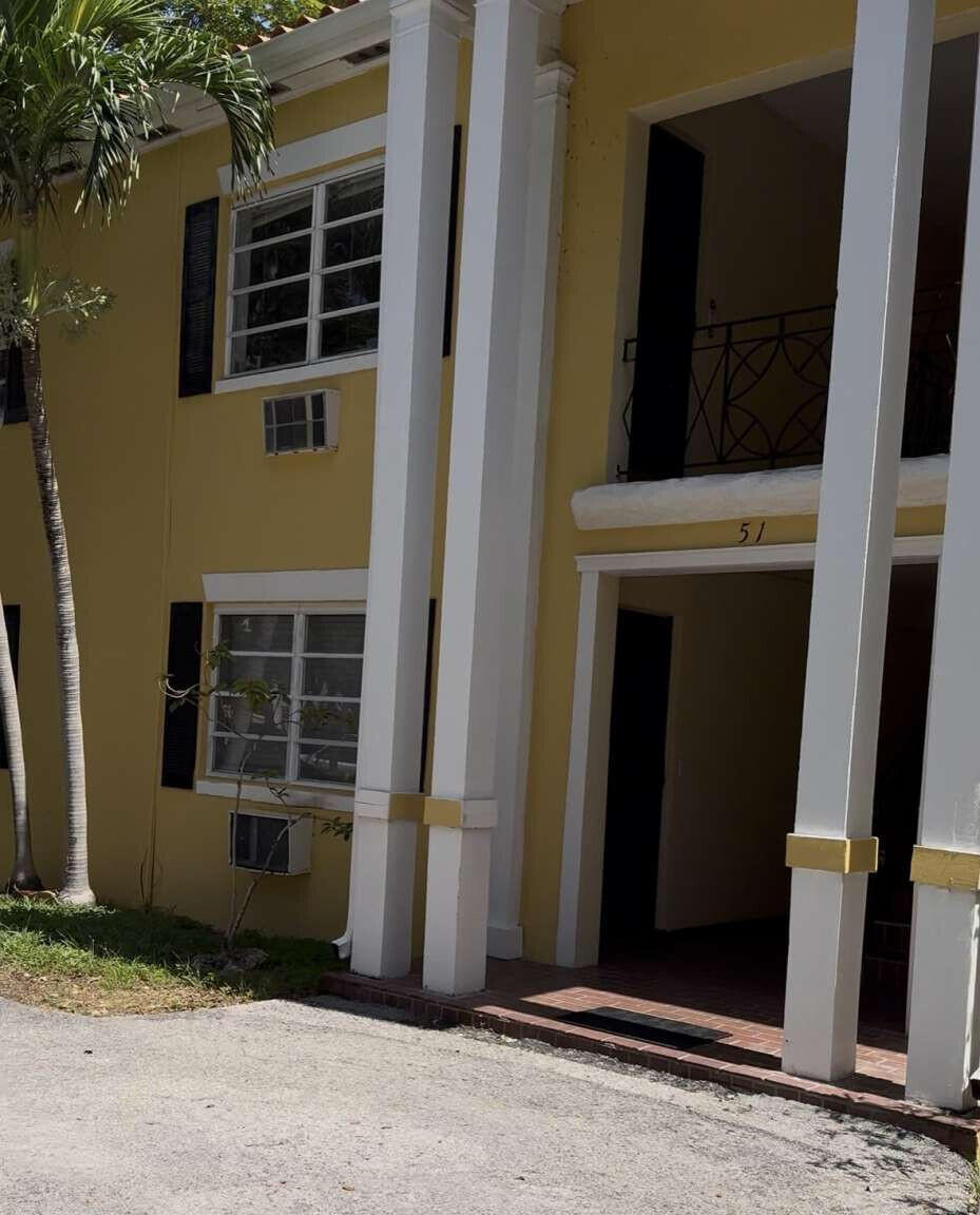 51 Edgewater Drive 4, Coral Gables, FL 33133, Coral Gables