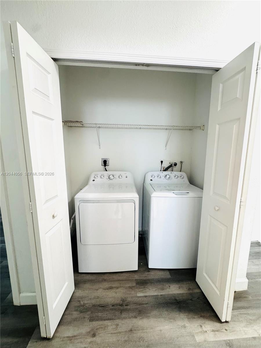 363 NE 35th Terrace — photo 8