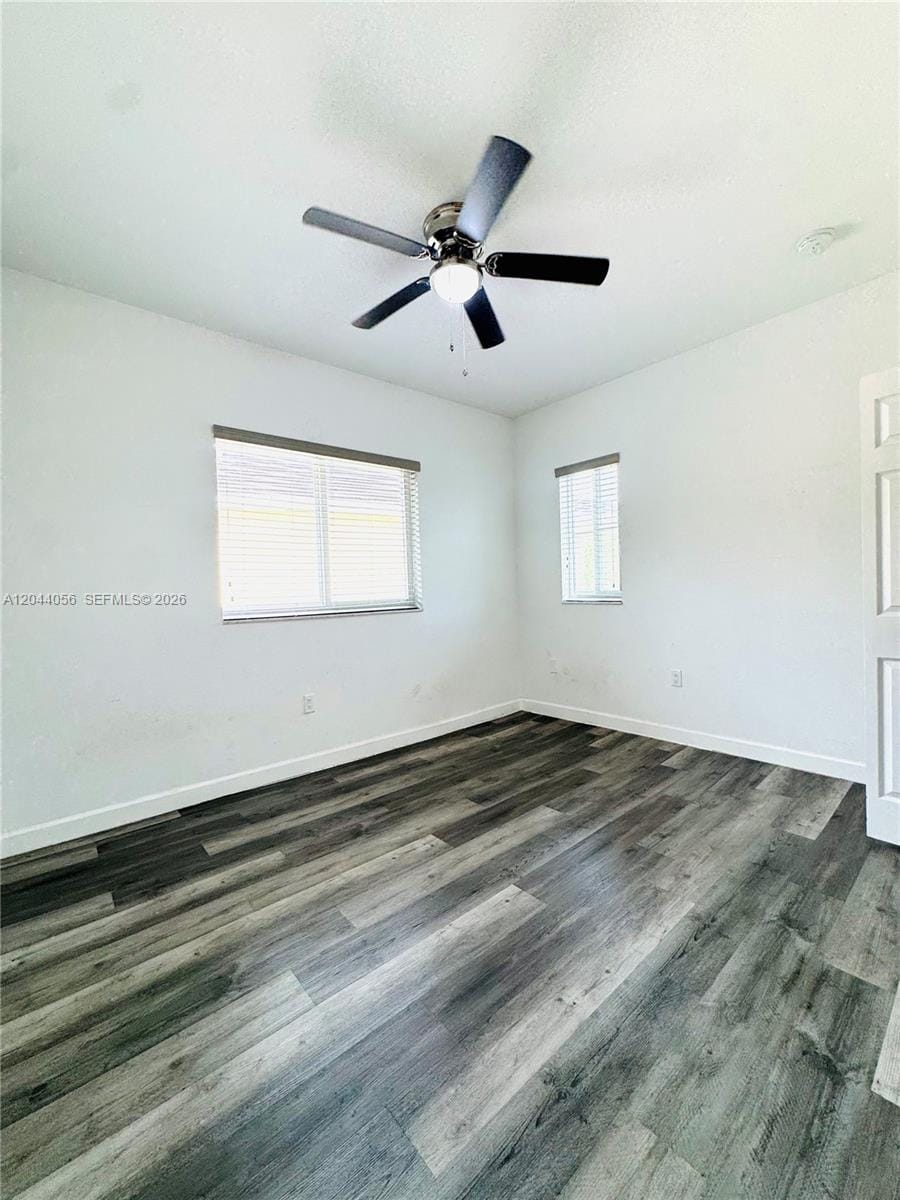 363 NE 35th Terrace — photo 9