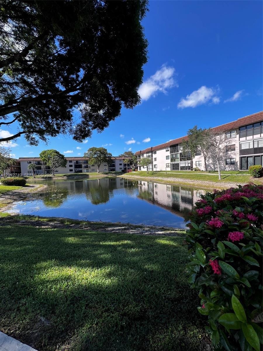 4975 E Sabal Palm Boulevard 304 — photo 8