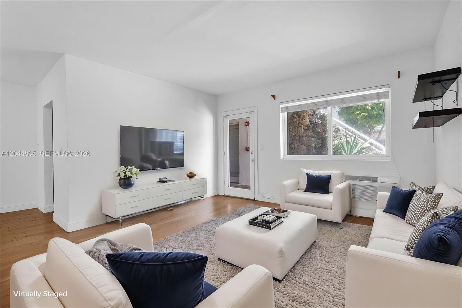 320 85th Street 4, Miami Beach, FL 33141, Miami Beach
