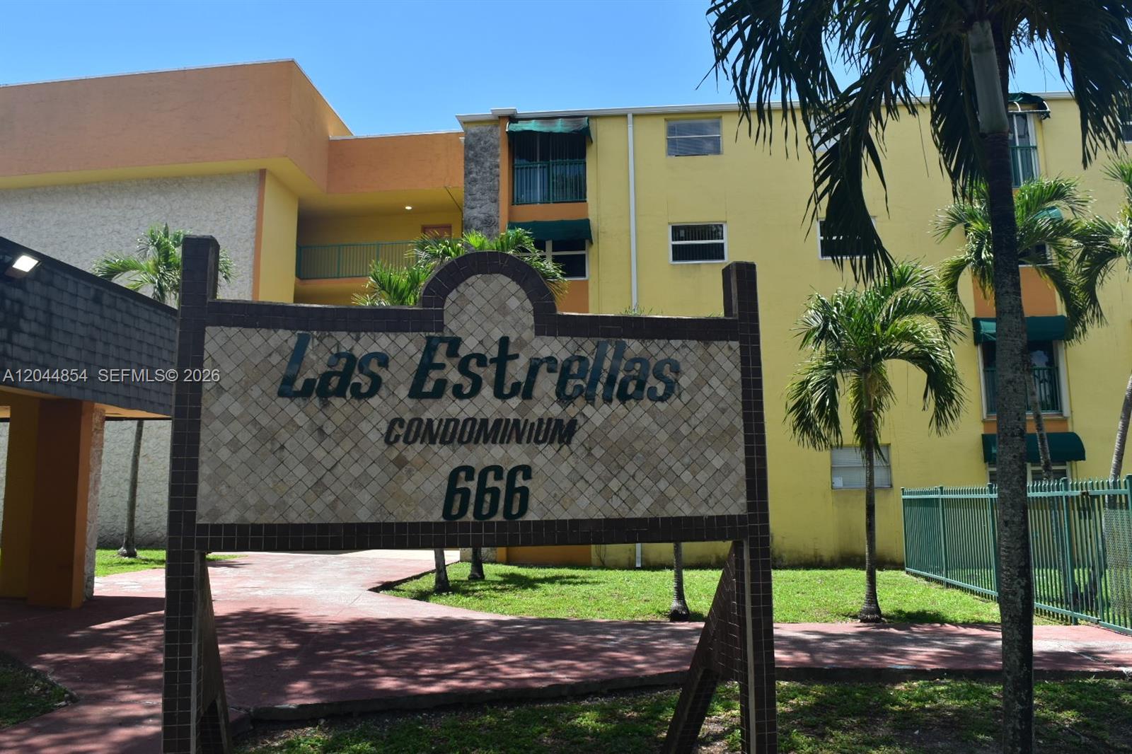 666 W 81st Street 311, Hialeah, FL 33014, Hialeah