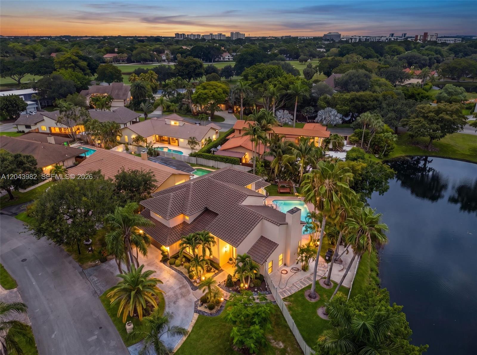 962 SW 93rd Terrace, Plantation, FL 33324