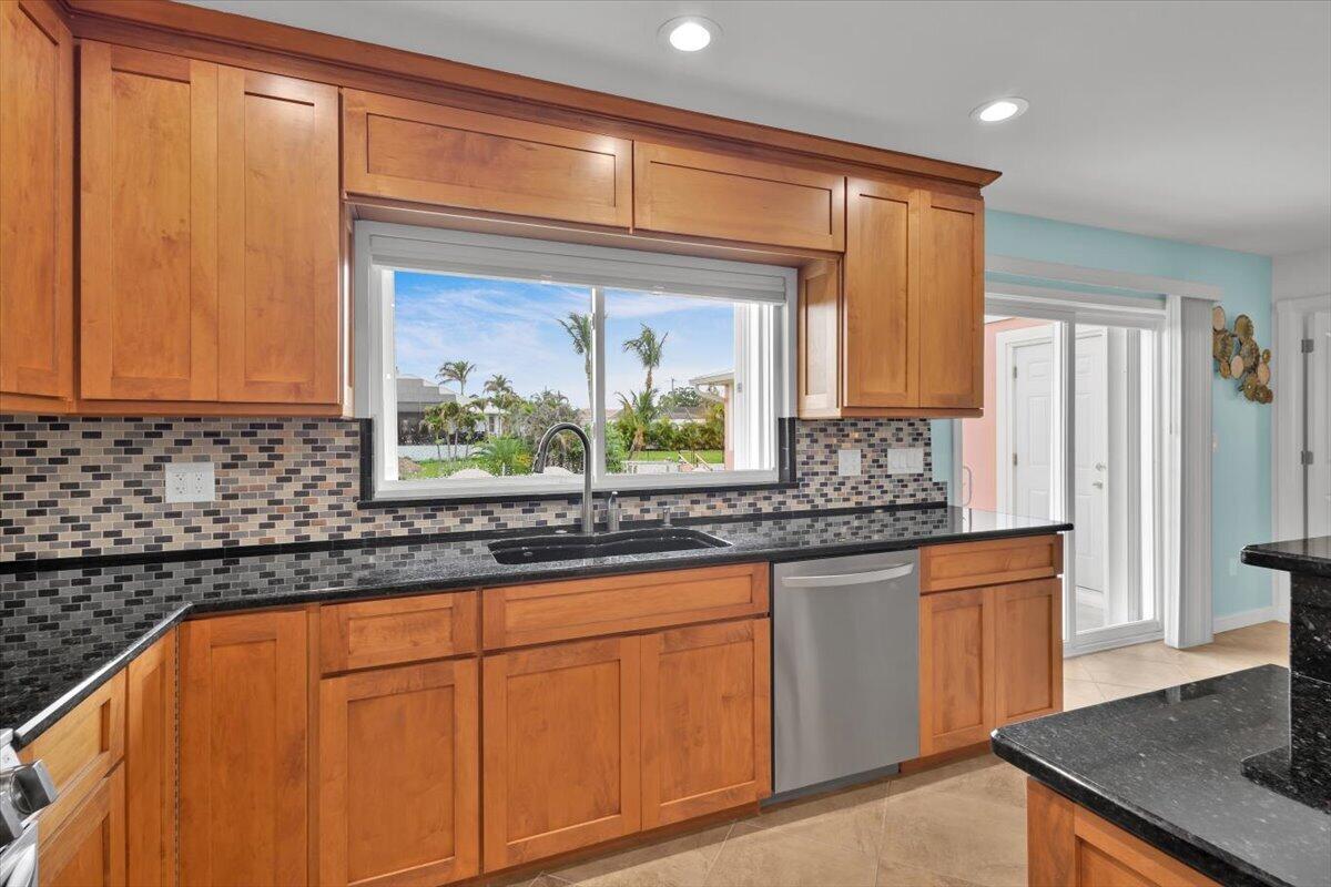 611 SE Harborview Drive, Port St. Lucie, FL 34983 photo 17