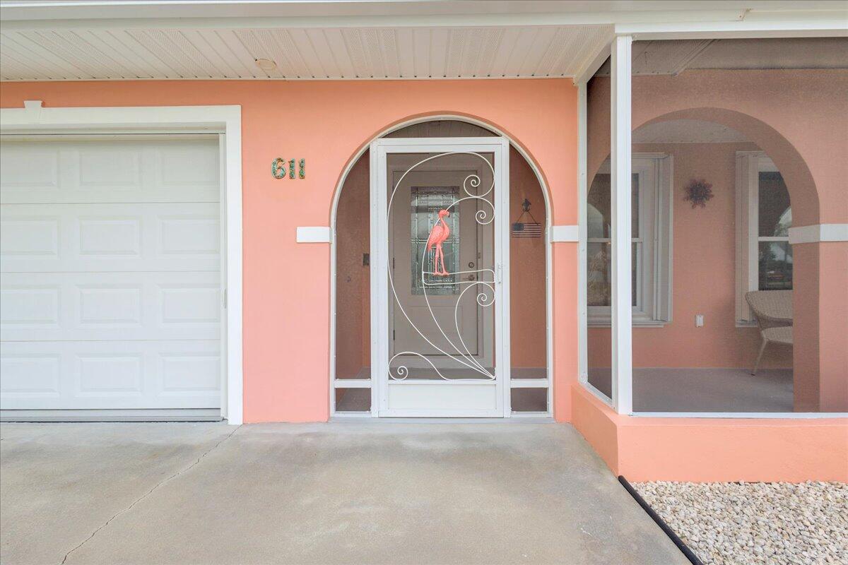 611 SE Harborview Drive — photo 5