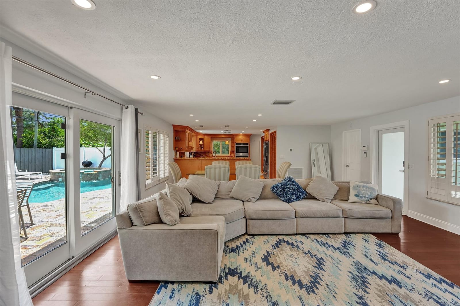 720 NW 29th Court — photo 3