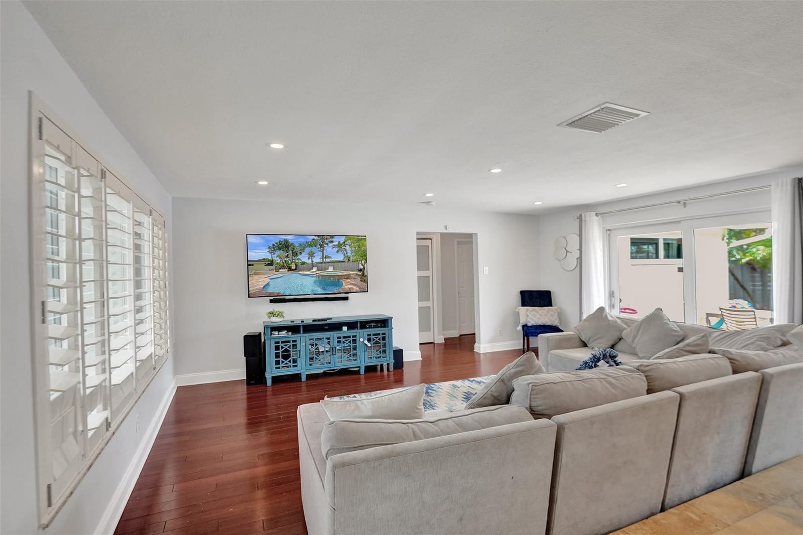 720 NW 29th Court — photo 9
