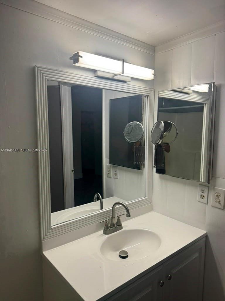 9429 Fontainebleau Boulevard 105-33 — photo 7
