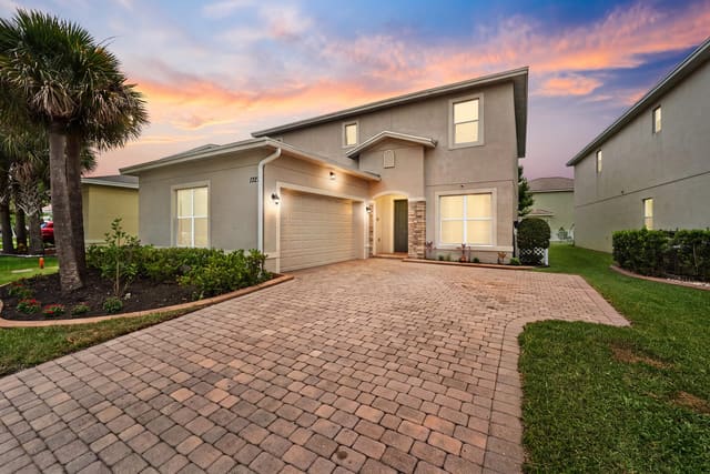 1327 NW Leonardo Circle, Vizcaya Falls, Port St. Lucie, FL