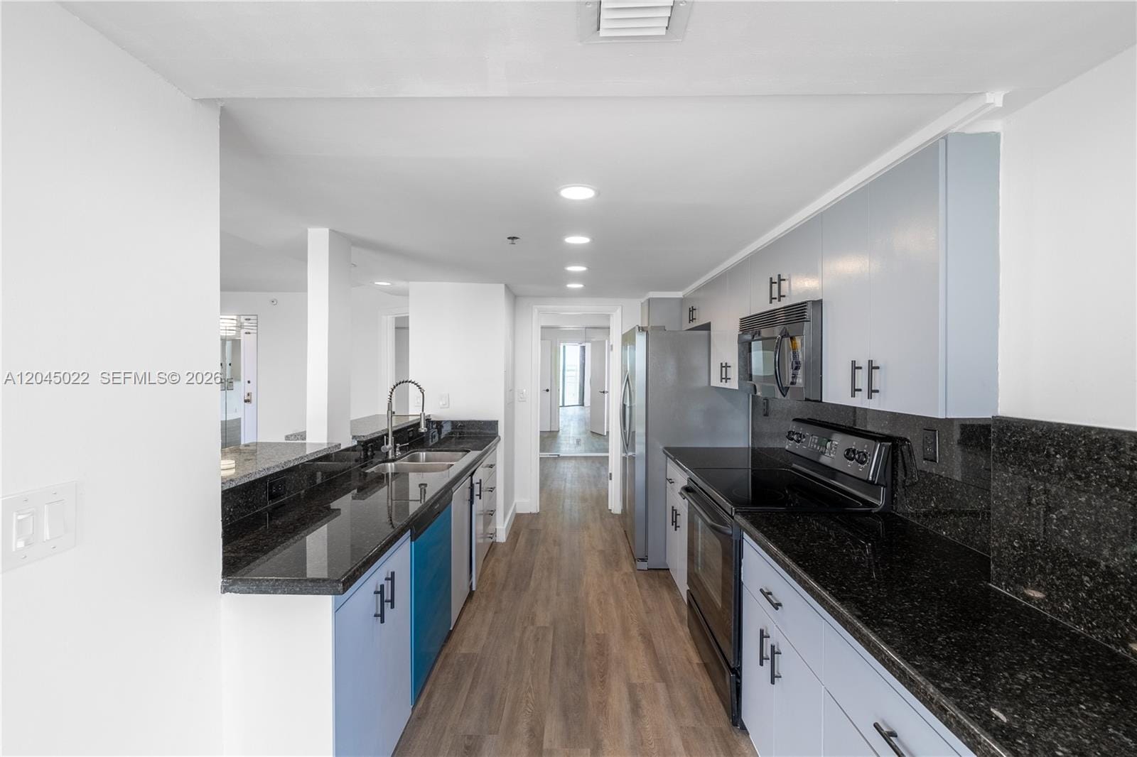 1000 Quayside Terrace 1702, Miami, FL 33138 photo 20