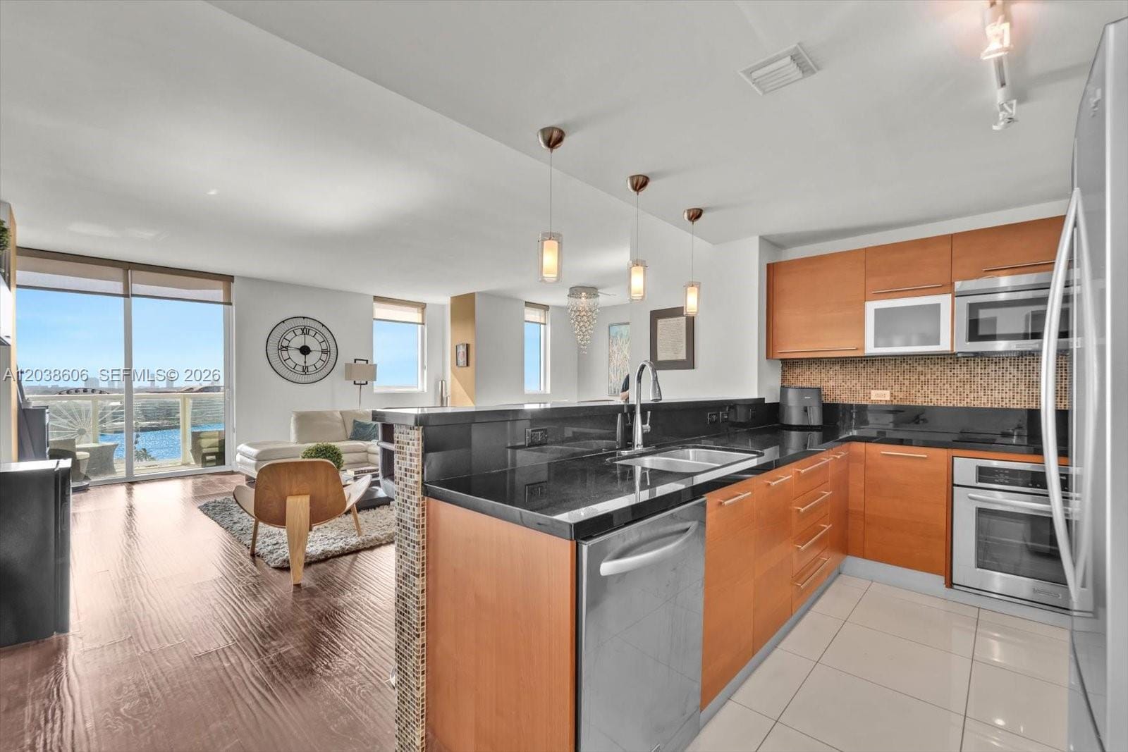 244 Biscayne Boulevard 1803 — photo 10
