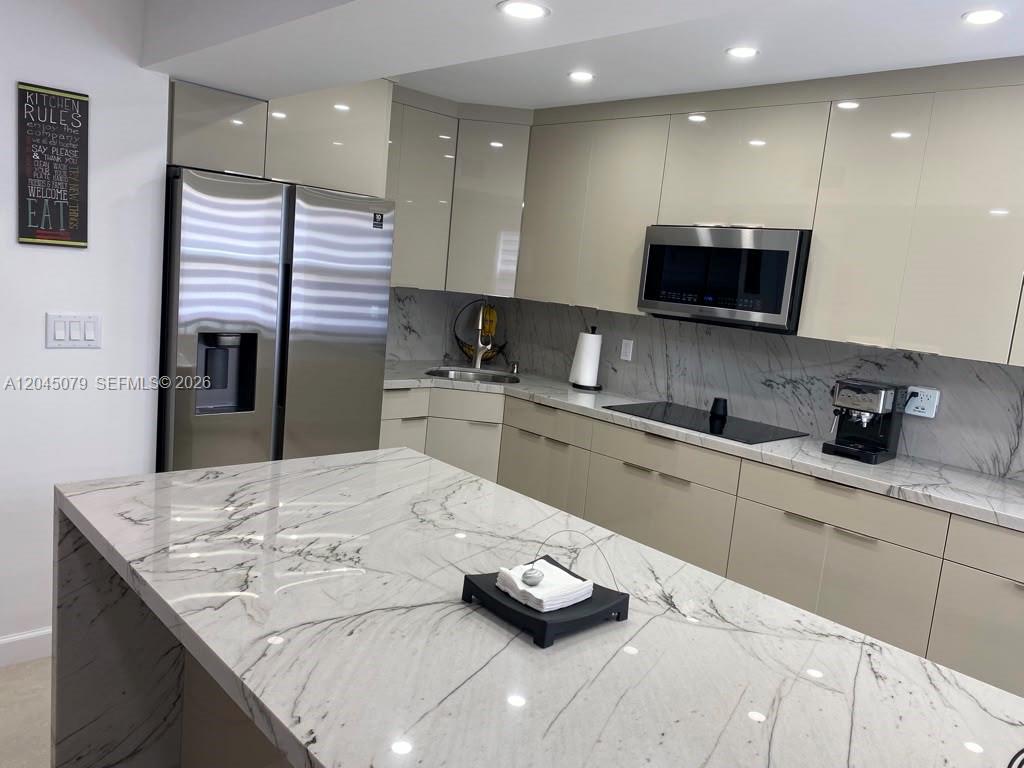 1560 W 46th Street 228, Hialeah, FL 33012, Hialeah