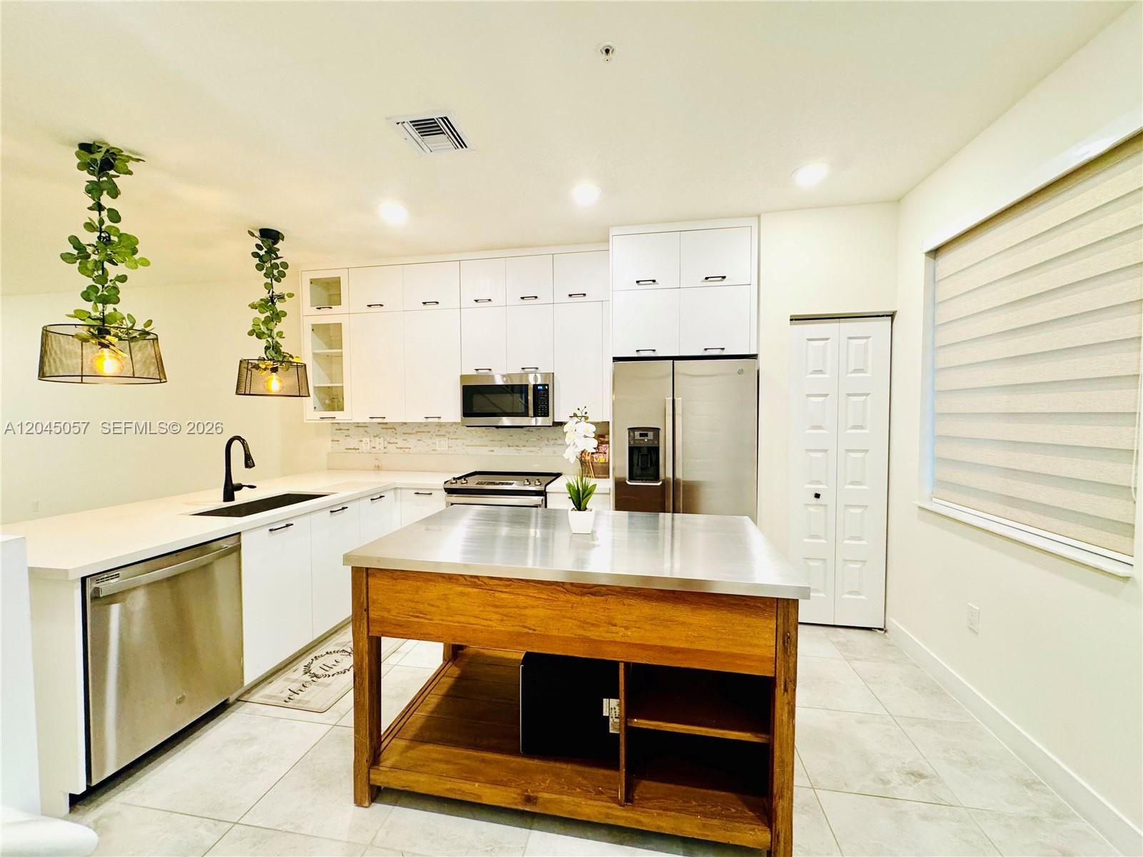 10295 NW 64th Terrace 104, Doral, FL 33178, Doral