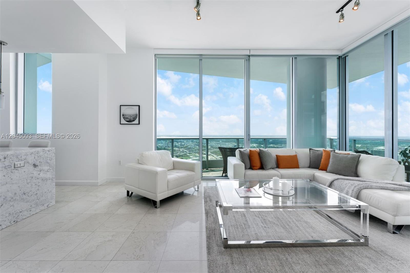 900 Biscayne Boulevard 5812, Miami, FL 33132, Miami