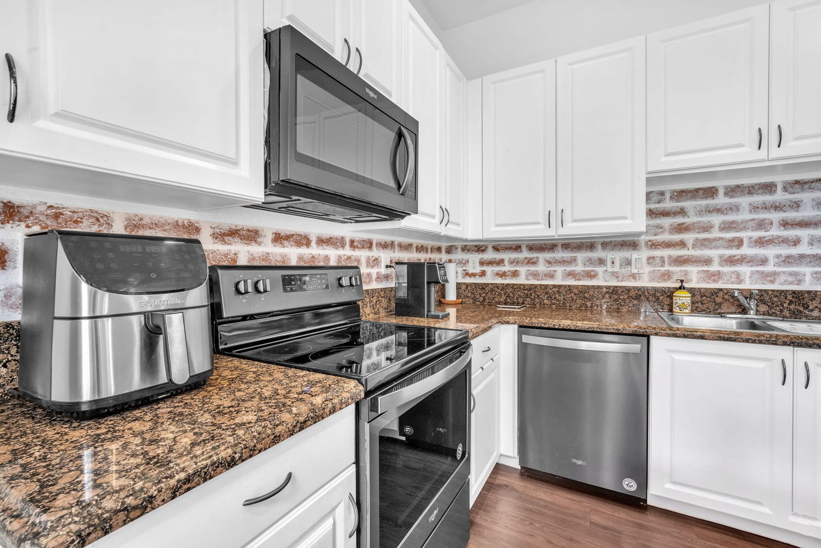 516 SW 147th Terrace, Pembroke Pines, FL 33027 photo 17