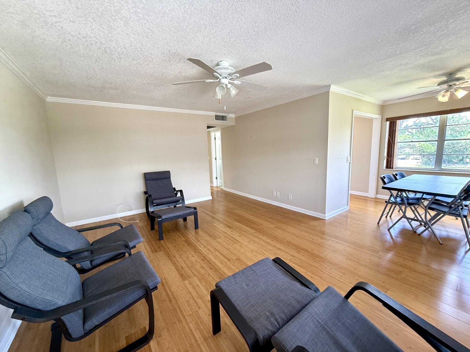 73 Hastings E, West Palm Beach, FL 33417, West Palm Beach