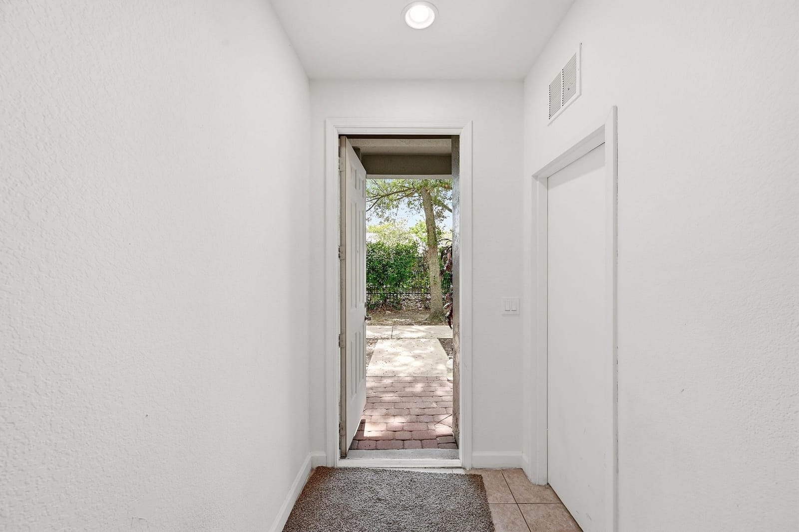 2151 Shoma Drive — photo 4