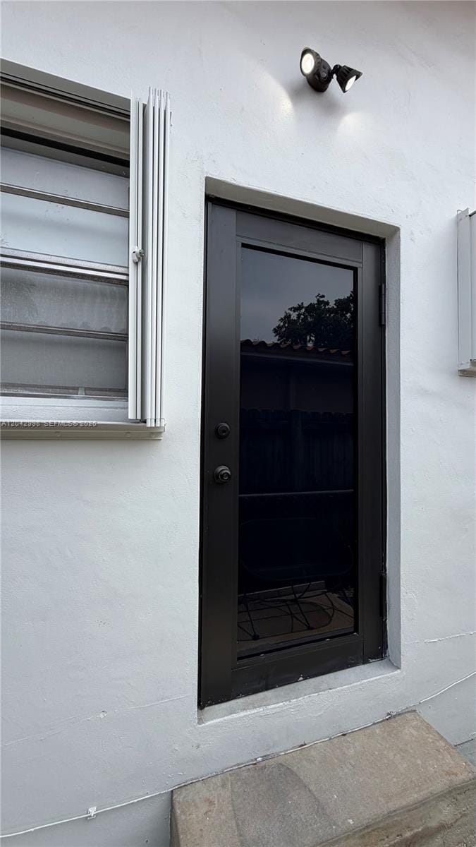 612 NW 43rd Court 0 — photo 2
