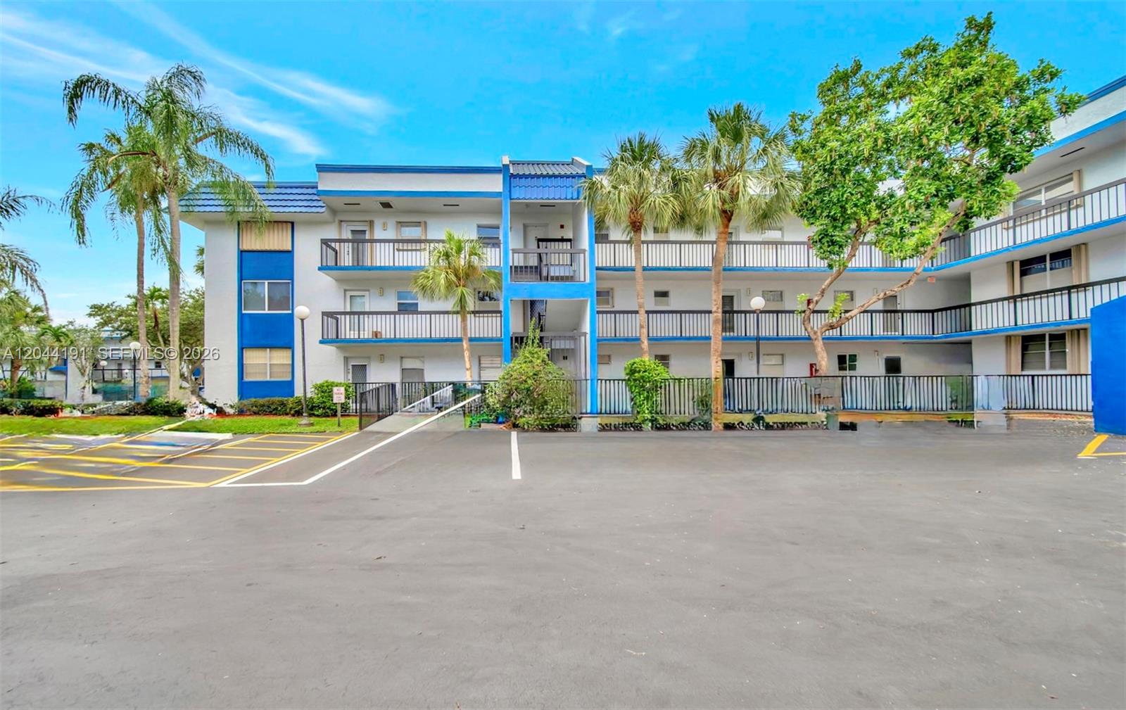 3100 Holiday Springs Boulevard 111, Margate, FL 33063