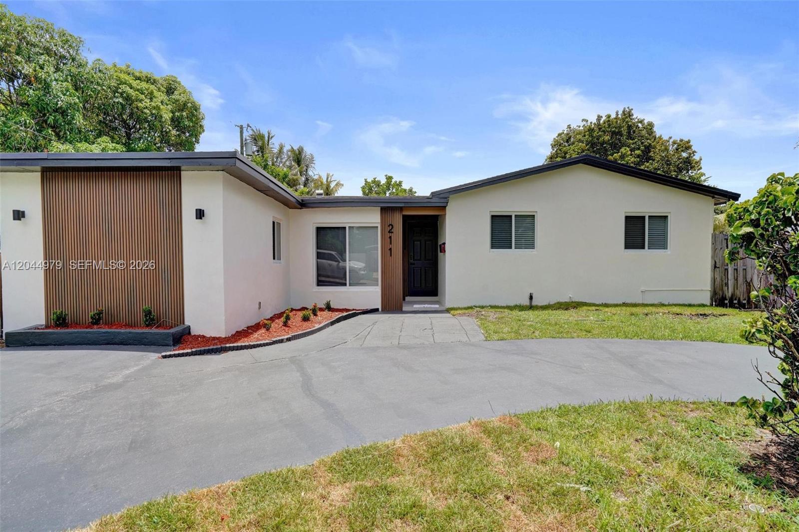 211 SW 64th Avenue, Pembroke Pines, FL 33023