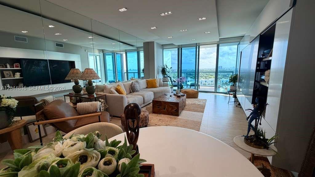 601 NE 36th Street 1306, Miami, FL 33137, Miami