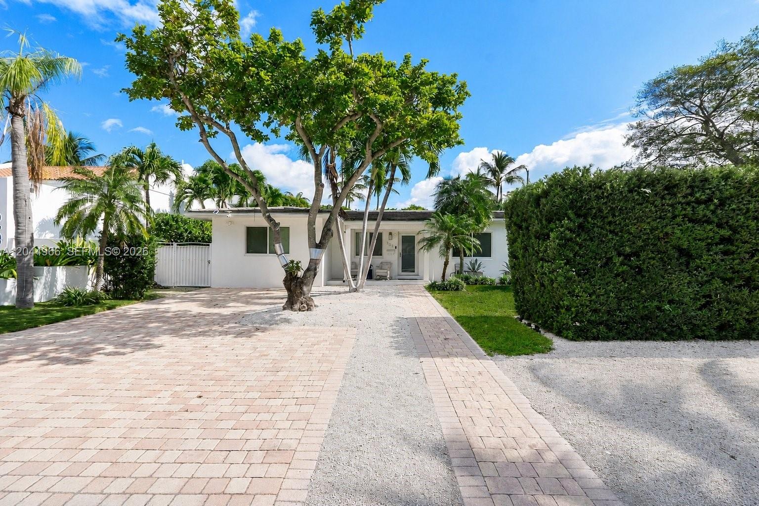 301 Hampton Lane, Key Biscayne, FL 33149, Key Biscayne