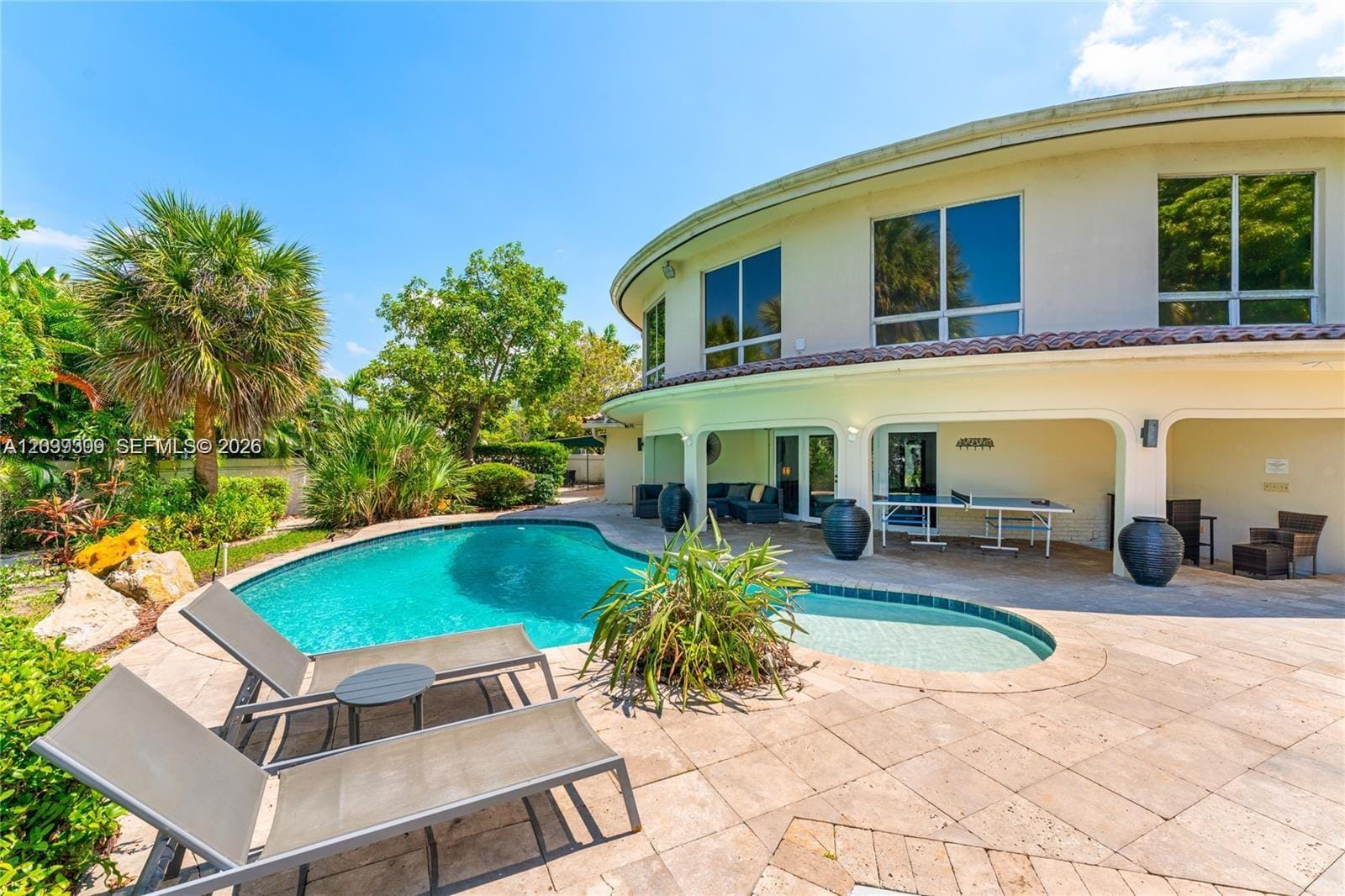 1809 Coral Gardens Drive — photo 2
