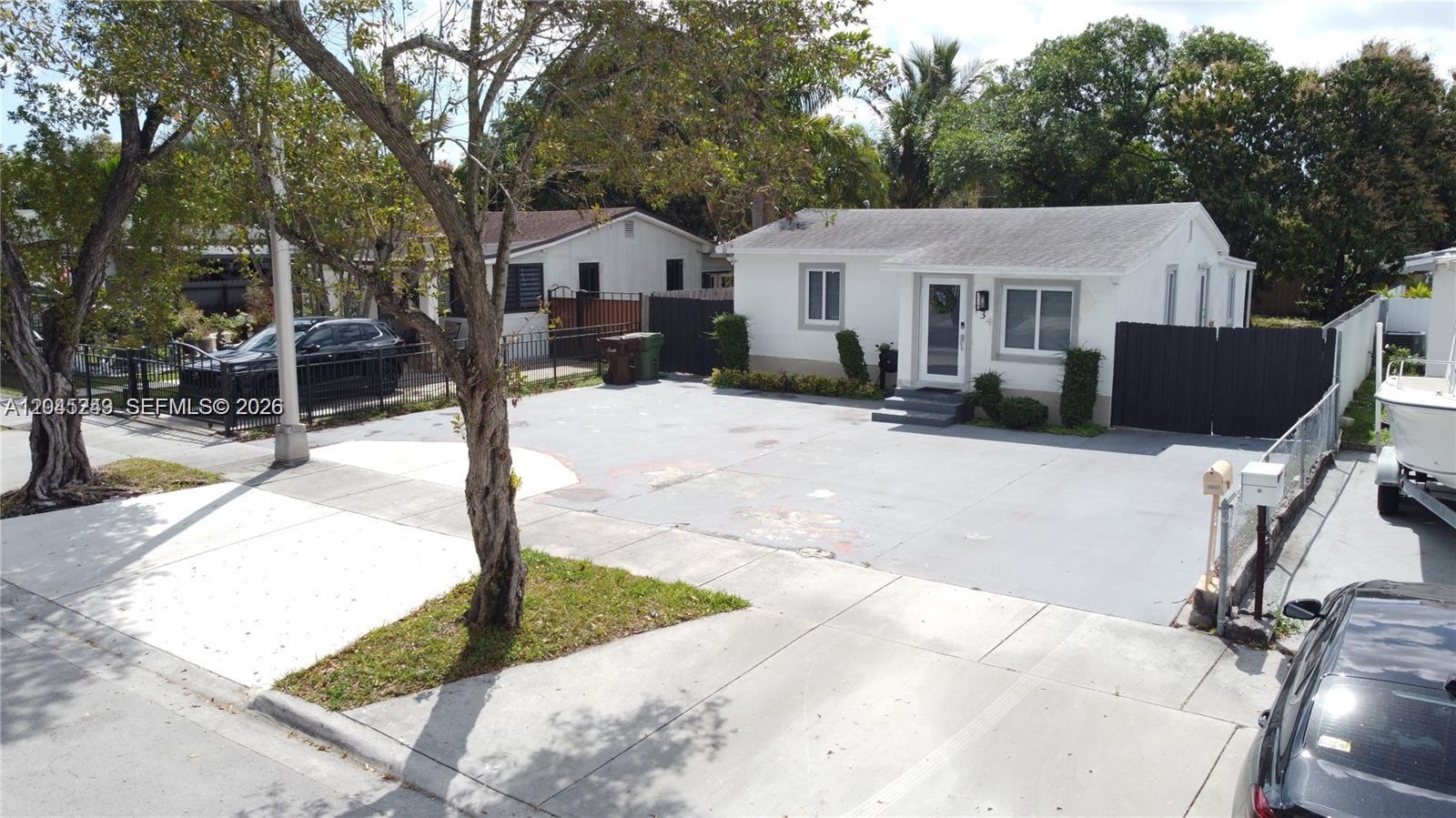 734 W 32nd Street 734, Hialeah, FL 33012, Hialeah