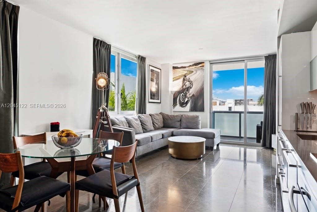 220 21st Street 401, Miami Beach, FL 33139 photo 4