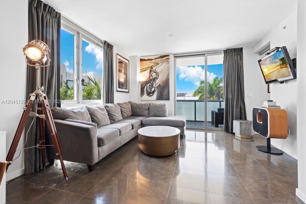 220 21st Street 401, Miami Beach, FL 33139 photo 9