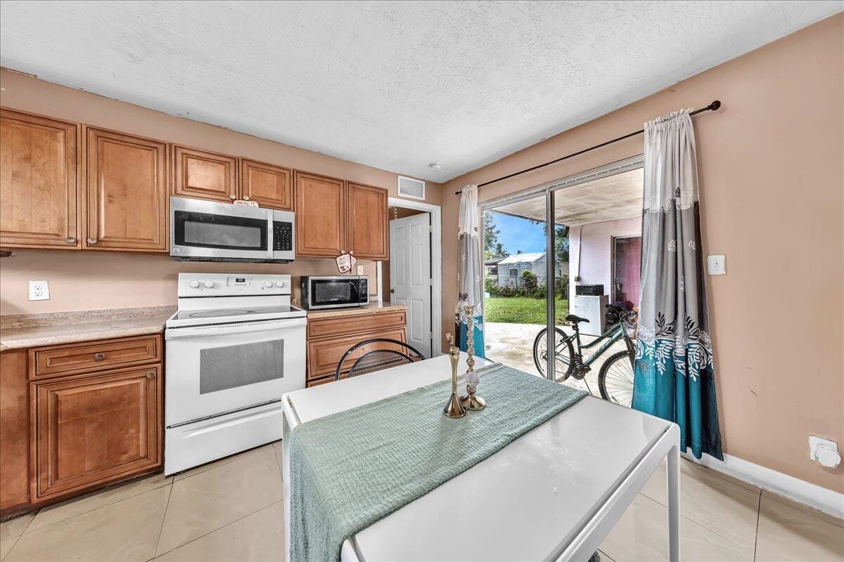 3560 NW 34th Way, Lauderdale Lakes, FL 33309 photo 14