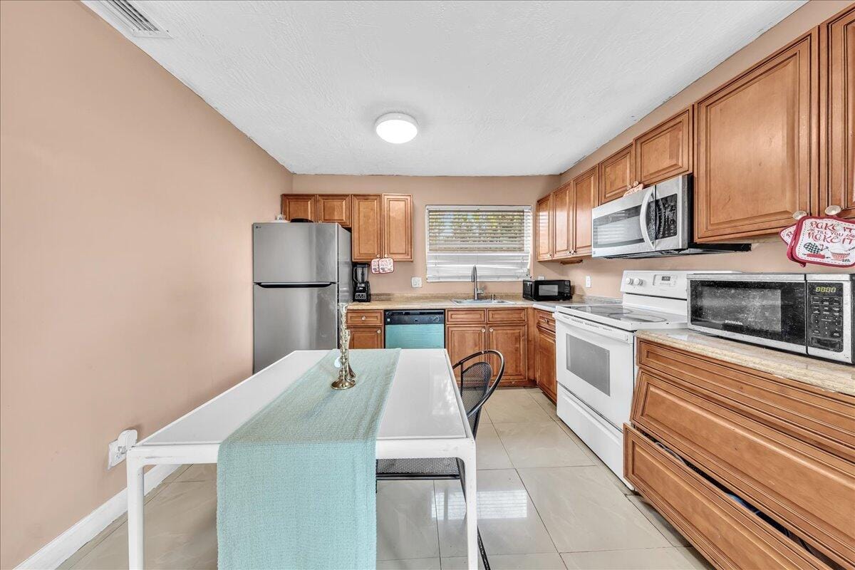 3560 NW 34th Way, Lauderdale Lakes, FL 33309 photo 15