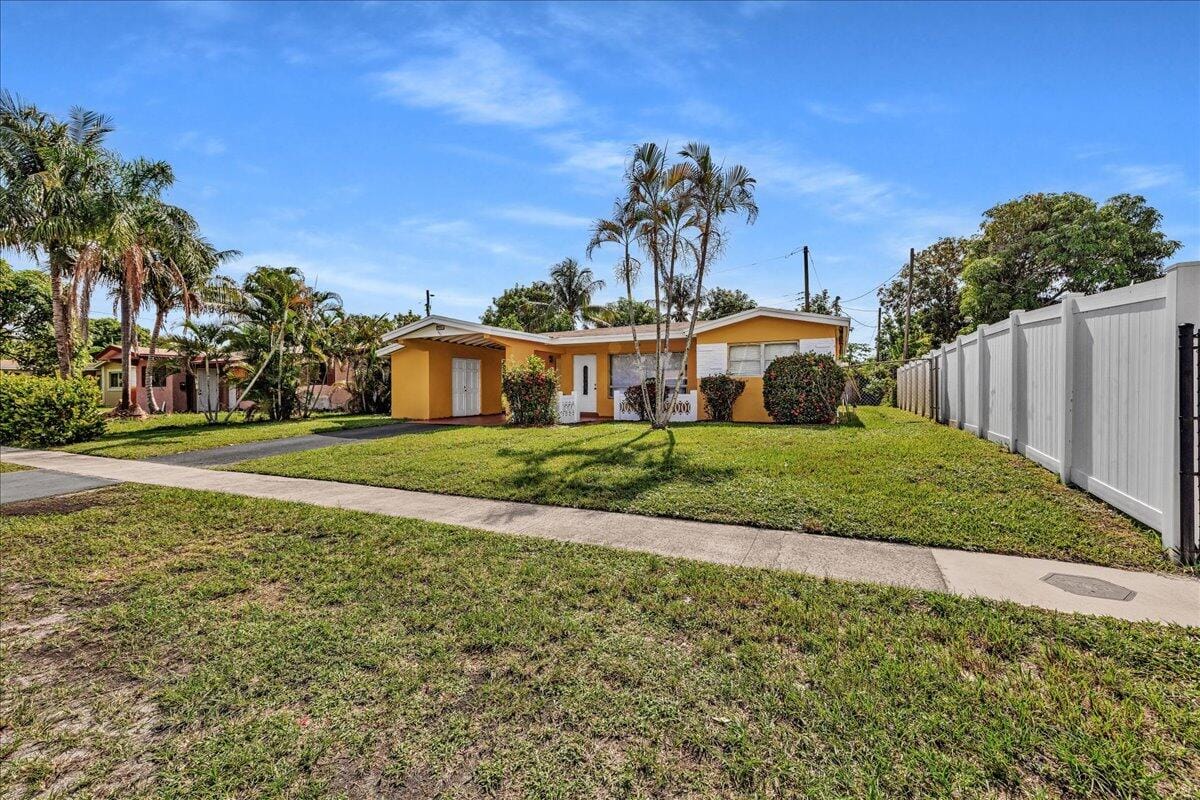 3560 NW 34th Way, Lauderdale Lakes, FL 33309 photo 3