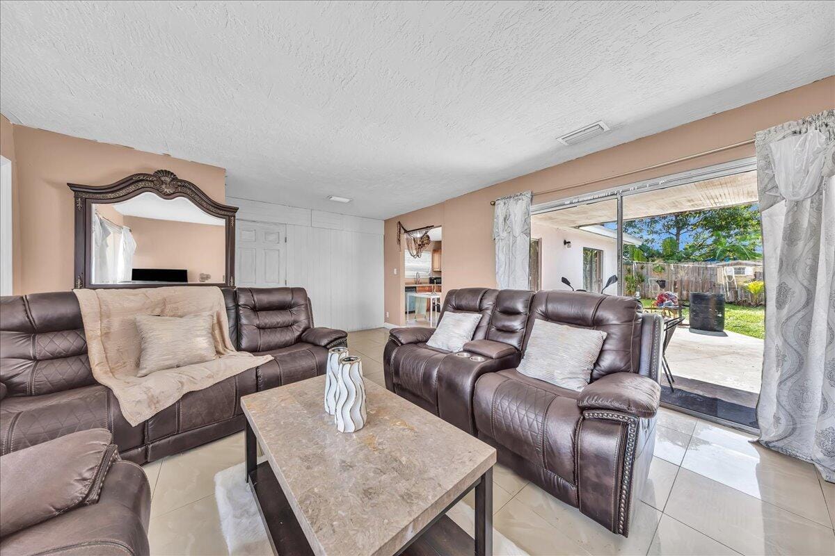 3560 NW 34th Way, Lauderdale Lakes, FL 33309 photo 10