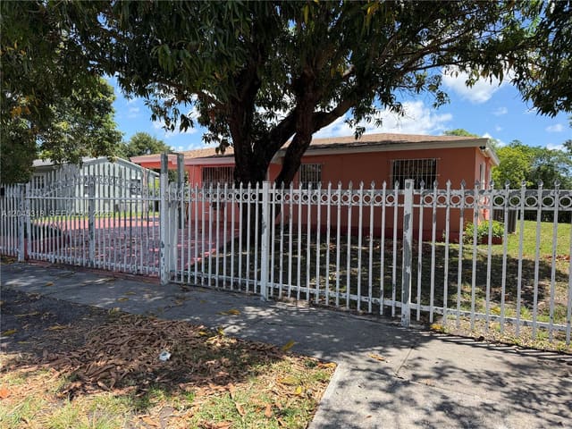 9201 Broad Manor Road, Miami, FL 33147