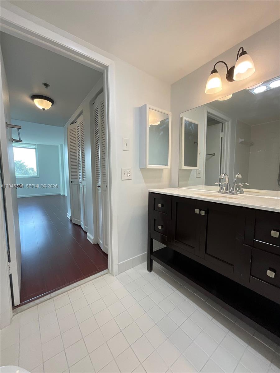 919 Hillcrest Dr 302 302, Hollywood, FL 33021, Hollywood