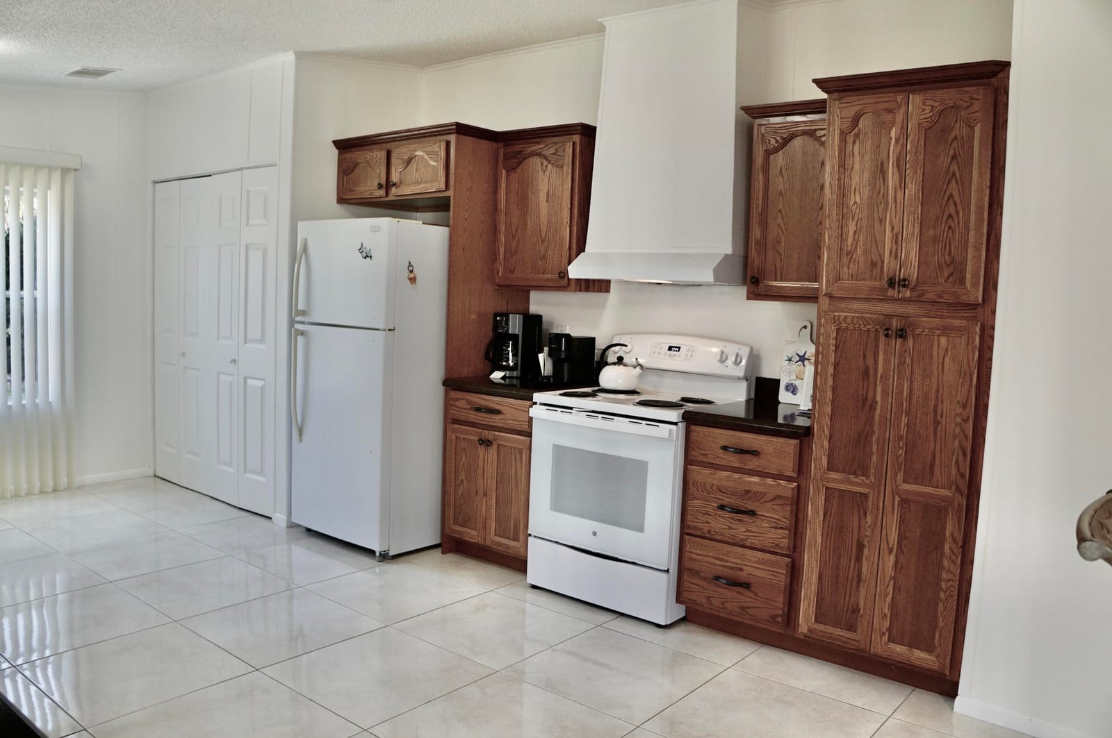 325 Mockingbird Avenue — photo 11