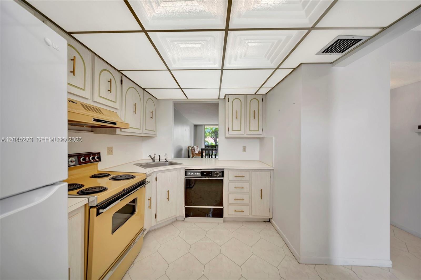 2571 Aragon Boulevard 220, Sunrise, FL 33322 photo 16