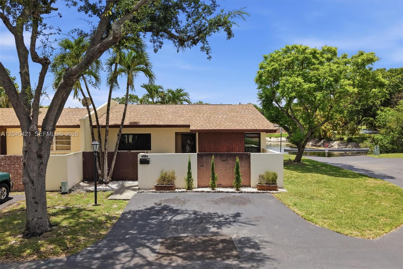 13776 Kendale Lakes Drive, Miami, FL 33183