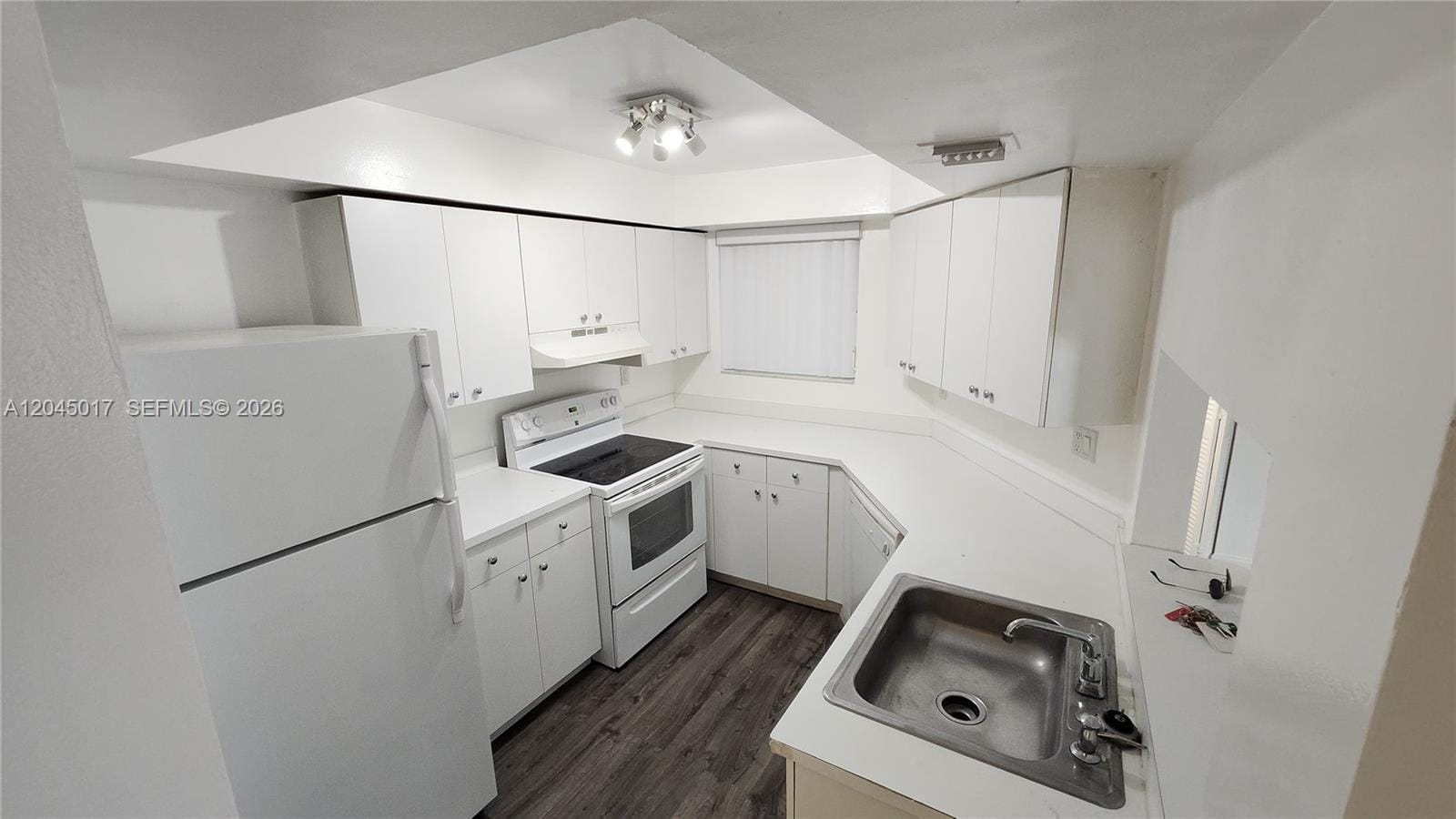 8305 SW 152nd Avenue A-404 — photo 4