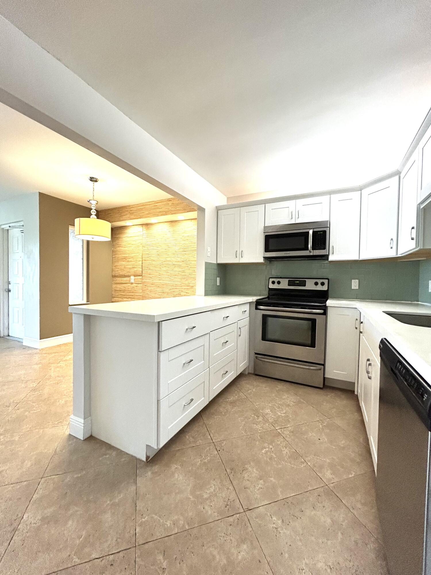 13830 Oneida Drive G1, Delray Beach, FL 33446