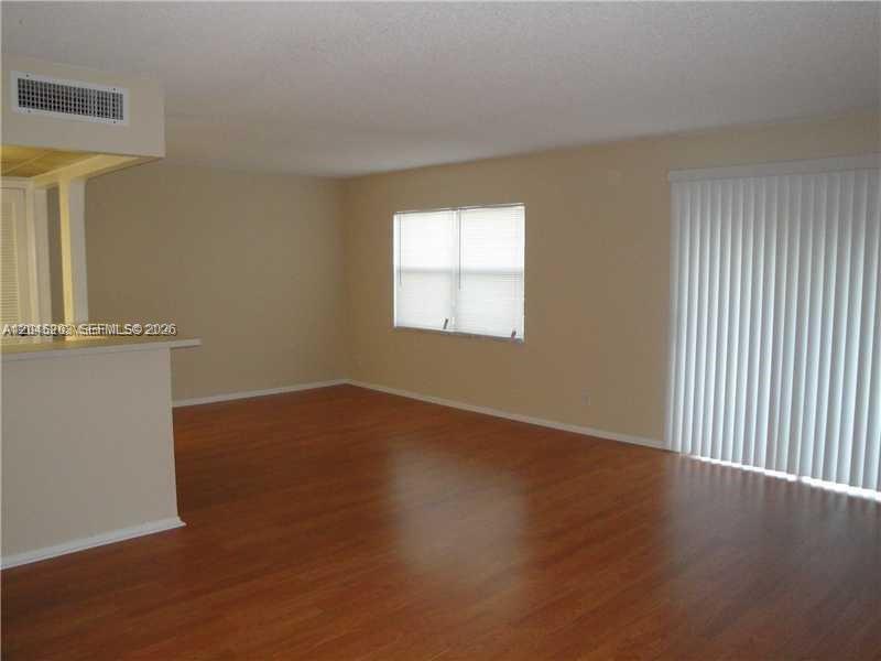 18111 NW 68th Avenue I208, Hialeah, FL 33015
