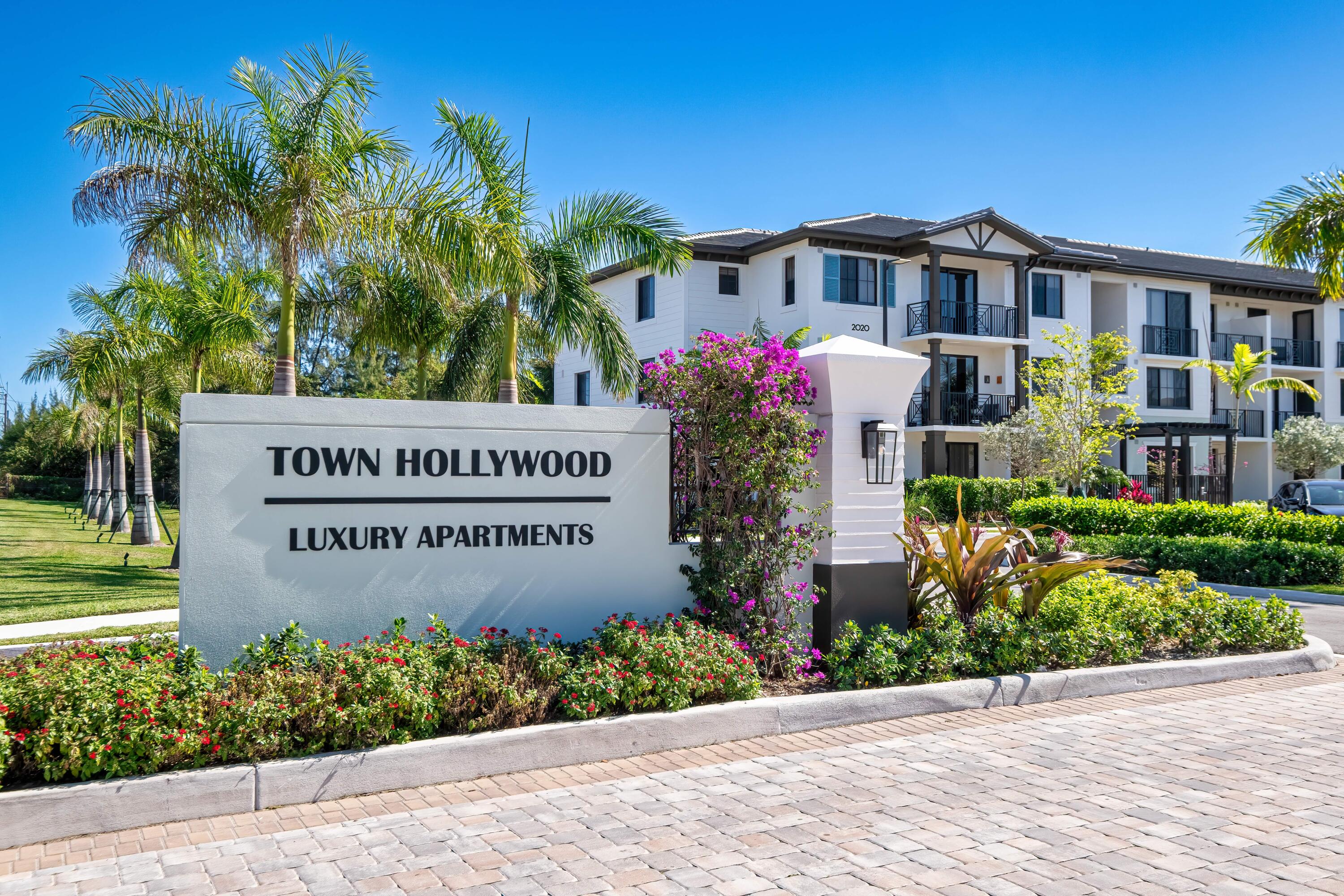 2000 Stirling Road 1-106, Hollywood, FL 33020, Hollywood