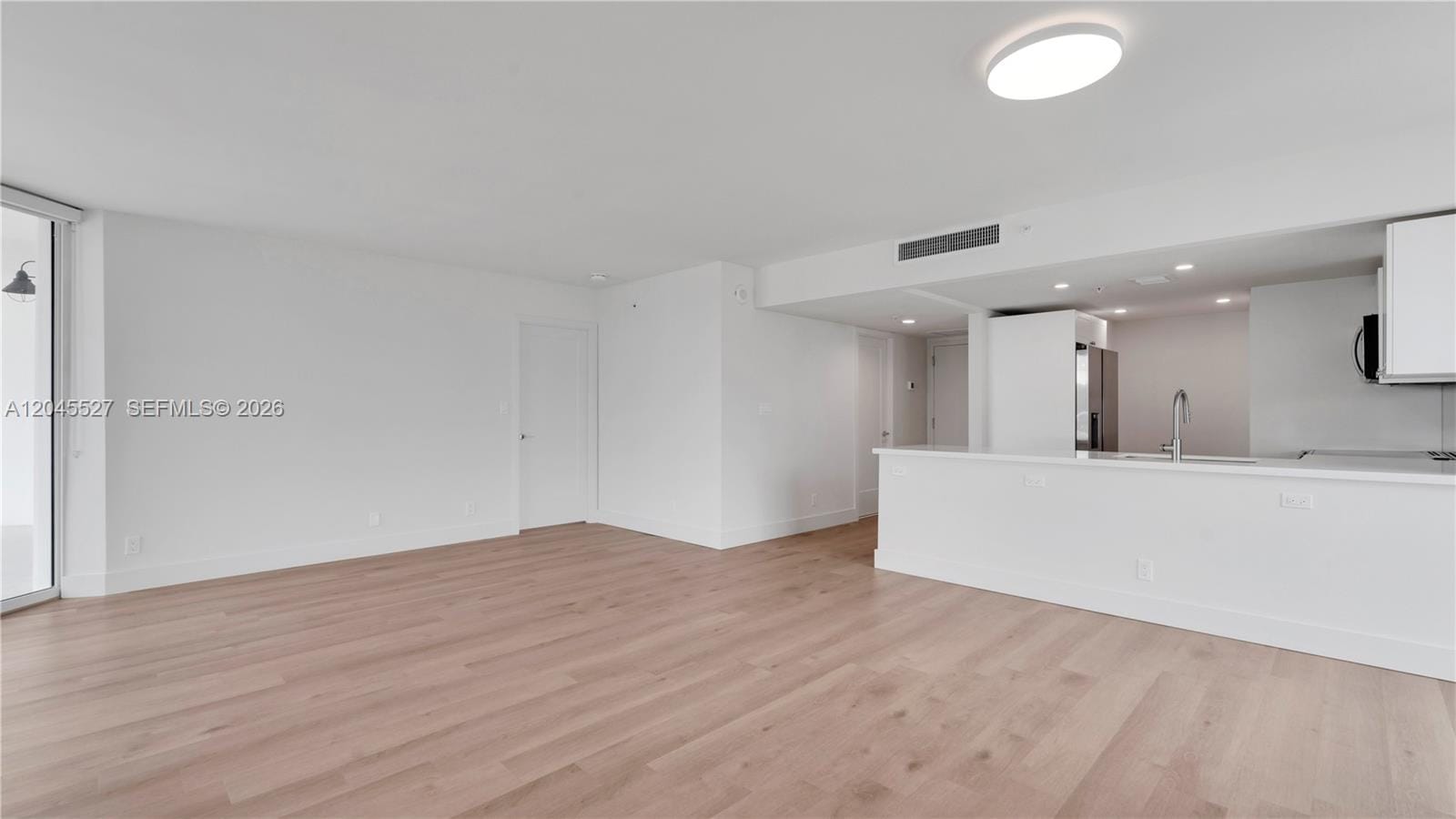 555 NE 34th Street 1810 — photo 12