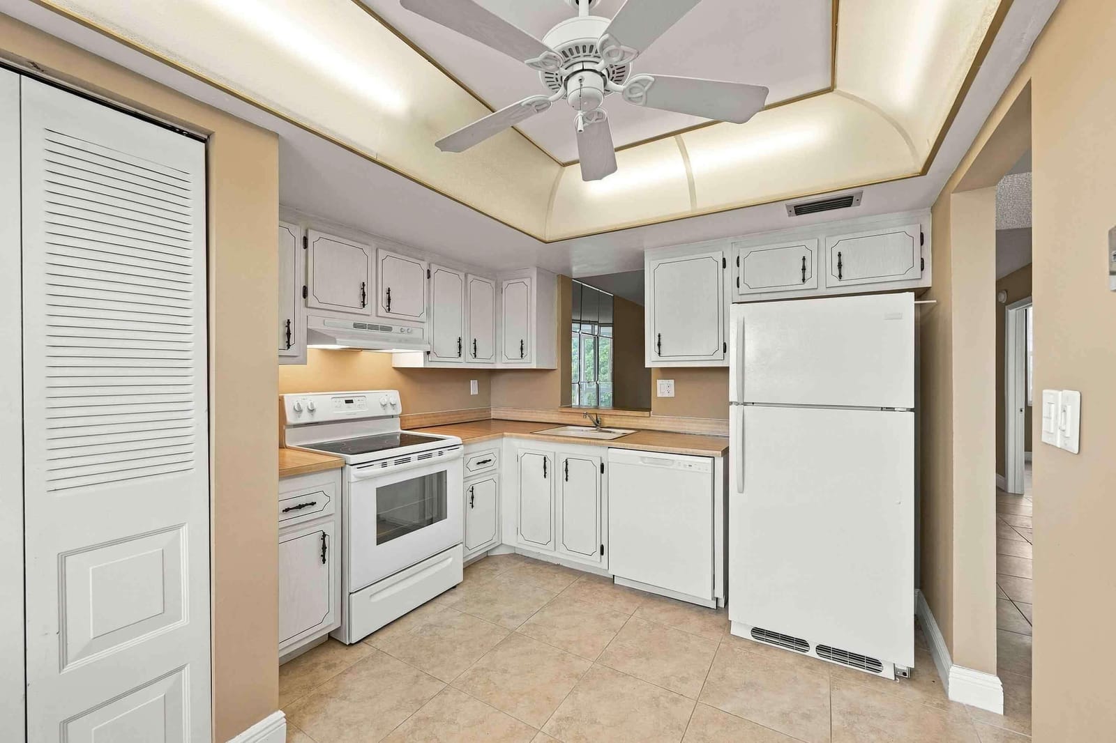 7680 NW 18th Street 406, Margate, FL 33063 photo 15