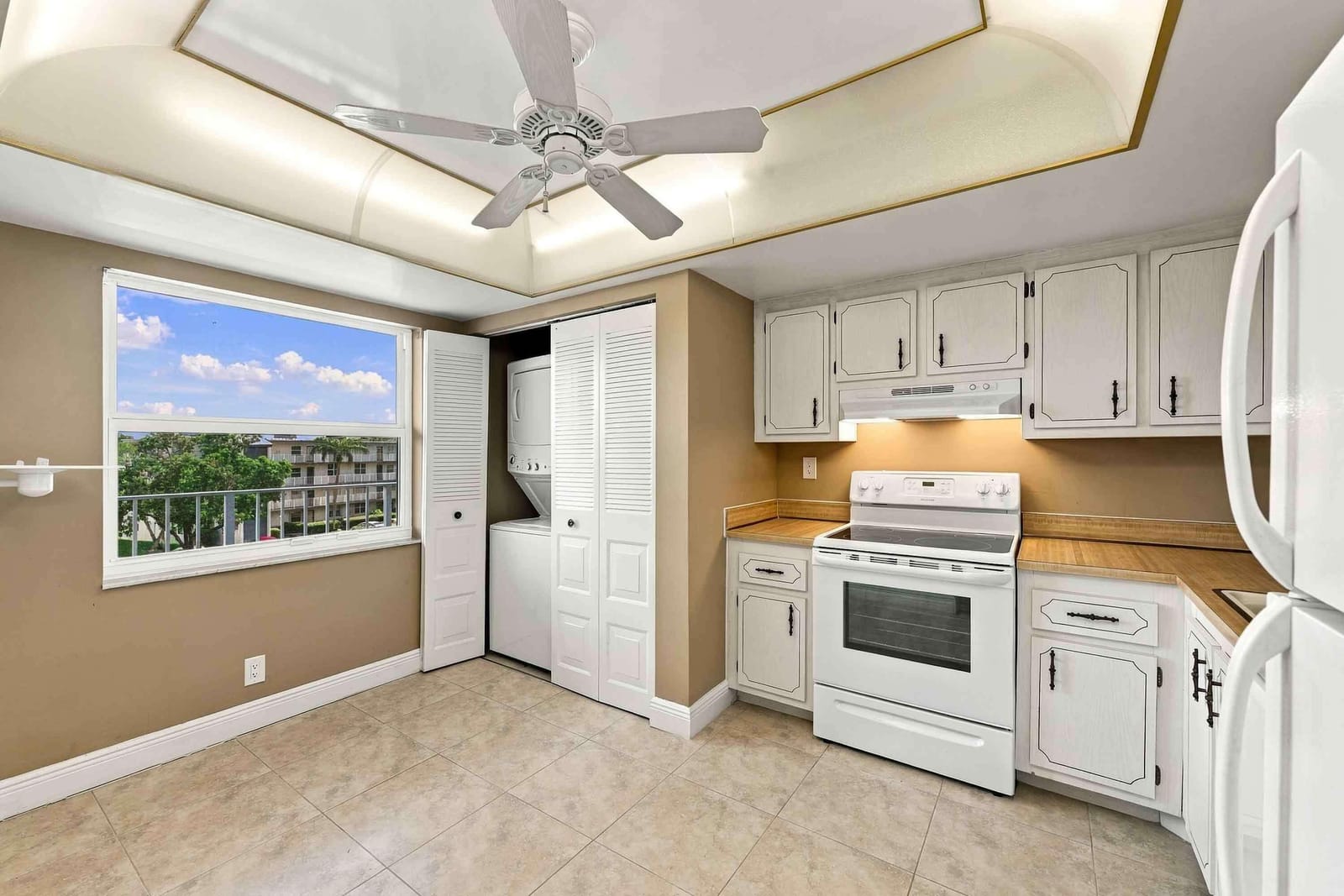 7680 NW 18th Street 406, Margate, FL 33063 photo 4