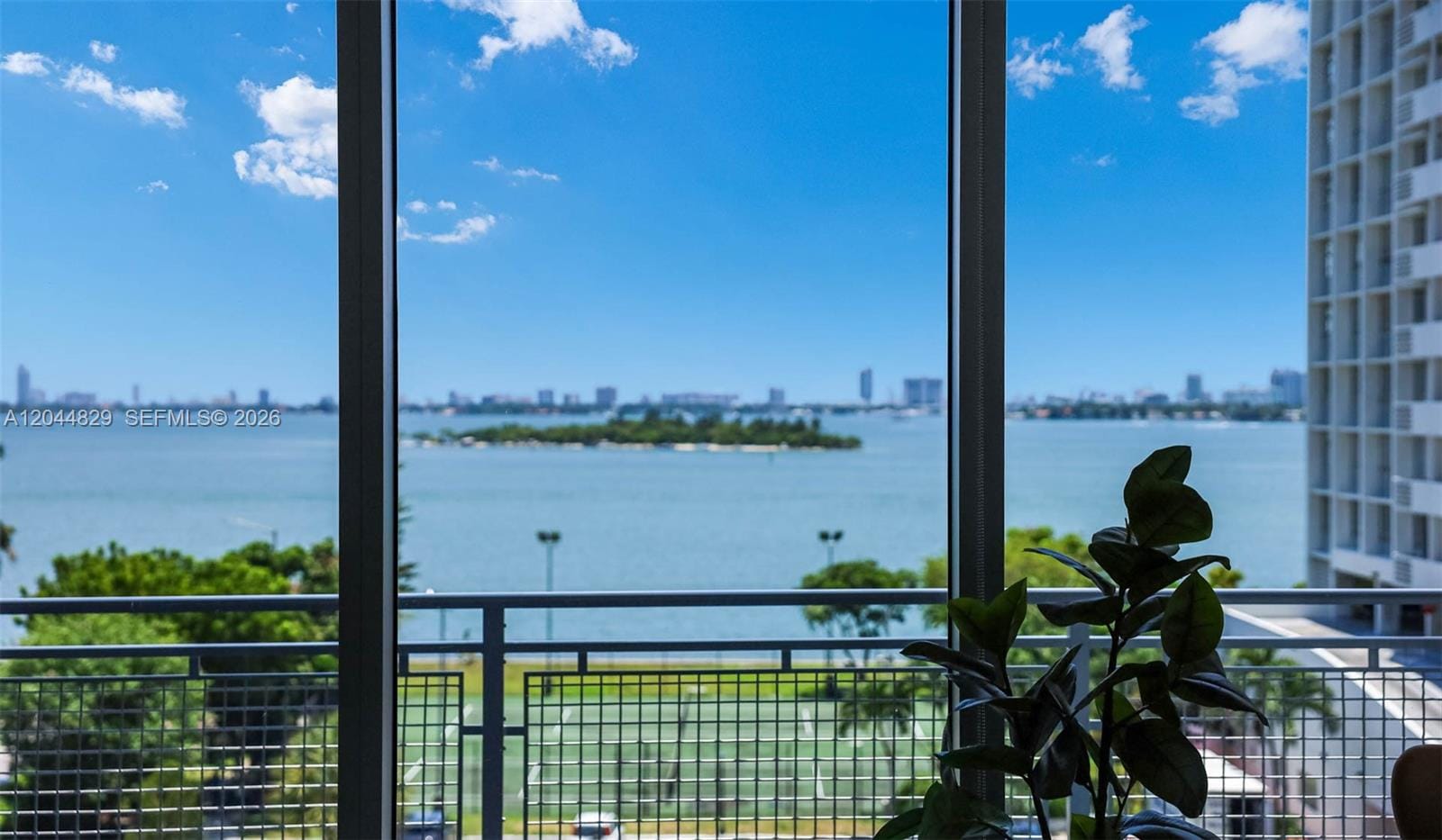 2150 N Bayshore Drive 1602 — photo 2