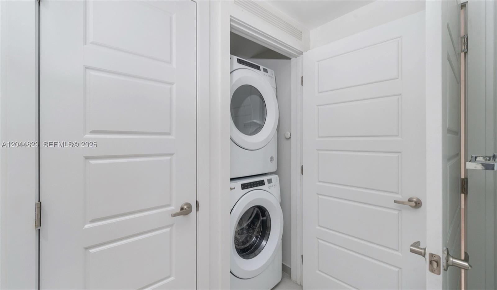 2150 N Bayshore Drive 1602 — photo 8