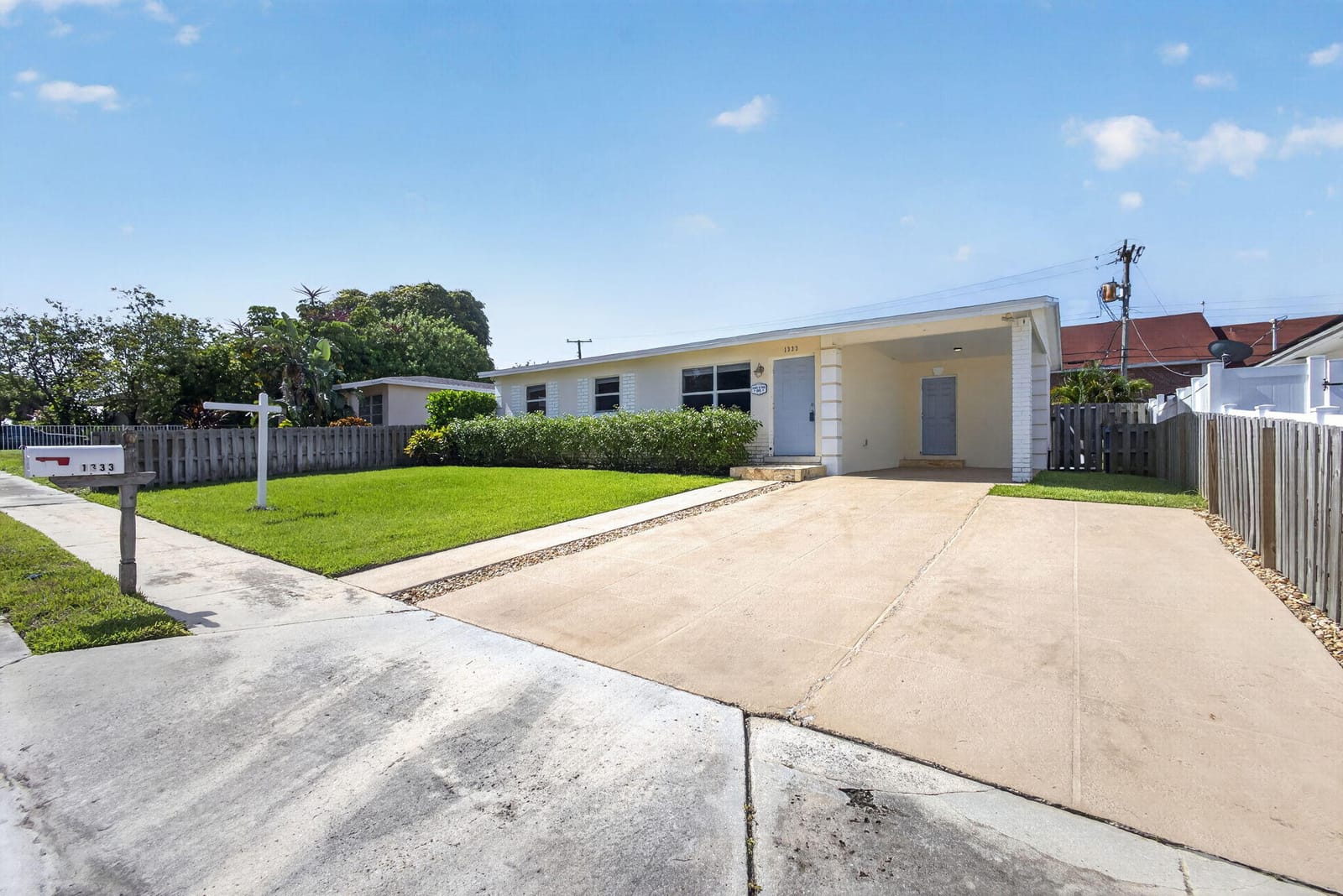 1333 W 31st Street, Riviera Beach, FL 33404 photo 2